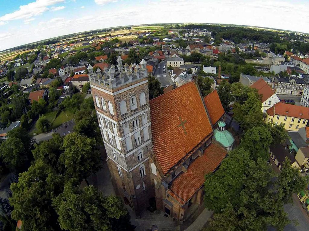 podróże wakacje turystyka środa wielkopolska zabytki zwiedzamy polska kościół kolegiata 