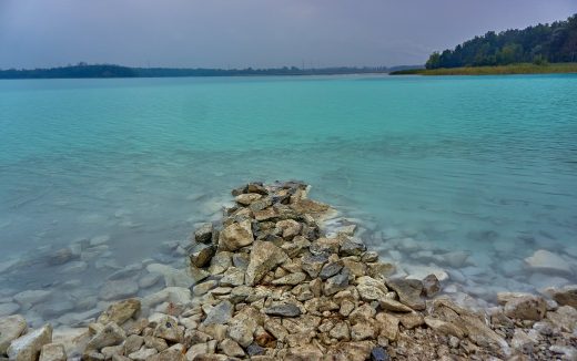 jezioro turkusowe w koninie