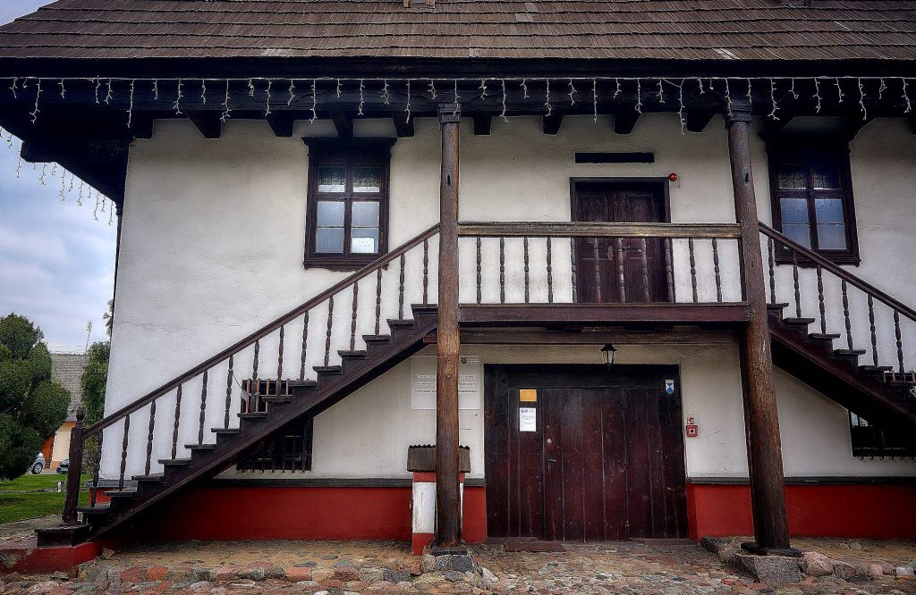 Jedyny w Polsce drewniany ratusz znajduje się w Sulmierzycach
