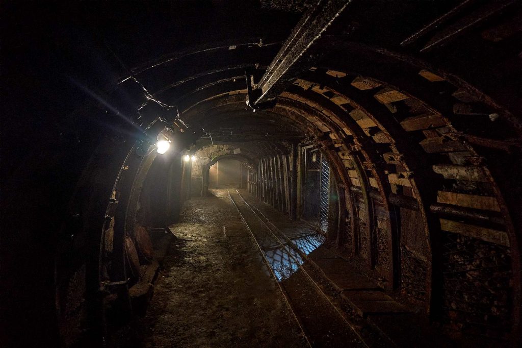 Podziemna trasa turystyczna w kopalni węgla kamiennego