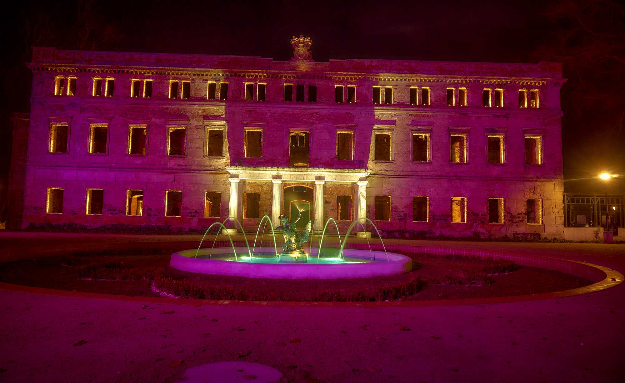 Pałac w Zatoniu można zwiedzać w nocy