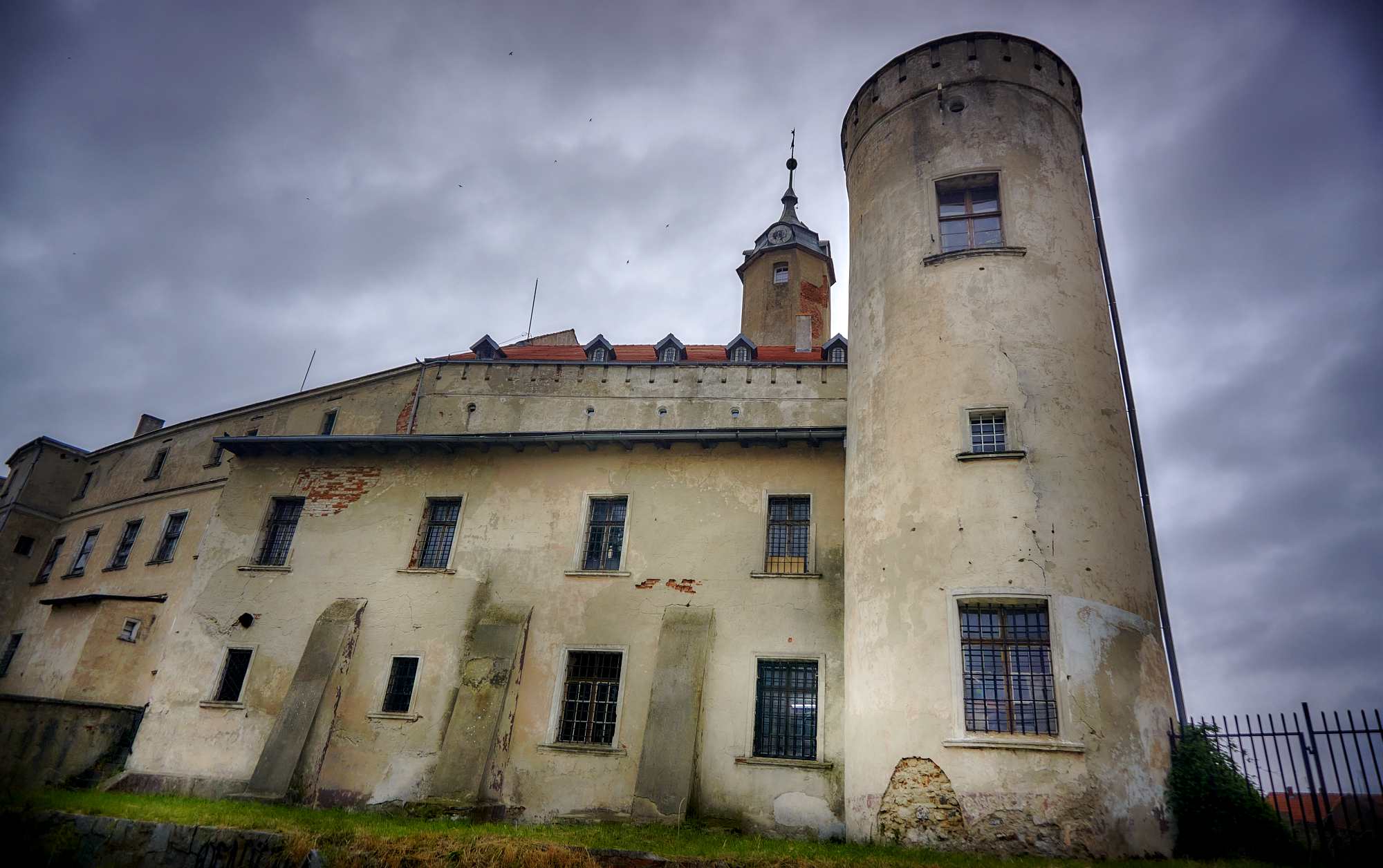 Zamek Piastowski w Jaworze znajduje się w fatalnym stanie