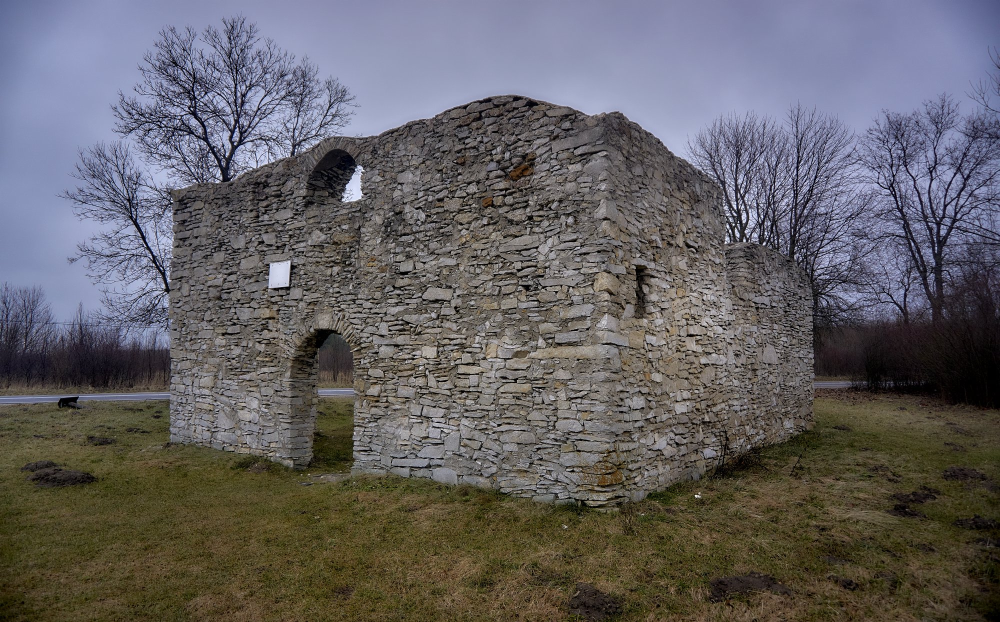 Ruiny kościoła św. Stanisława w Żarkach