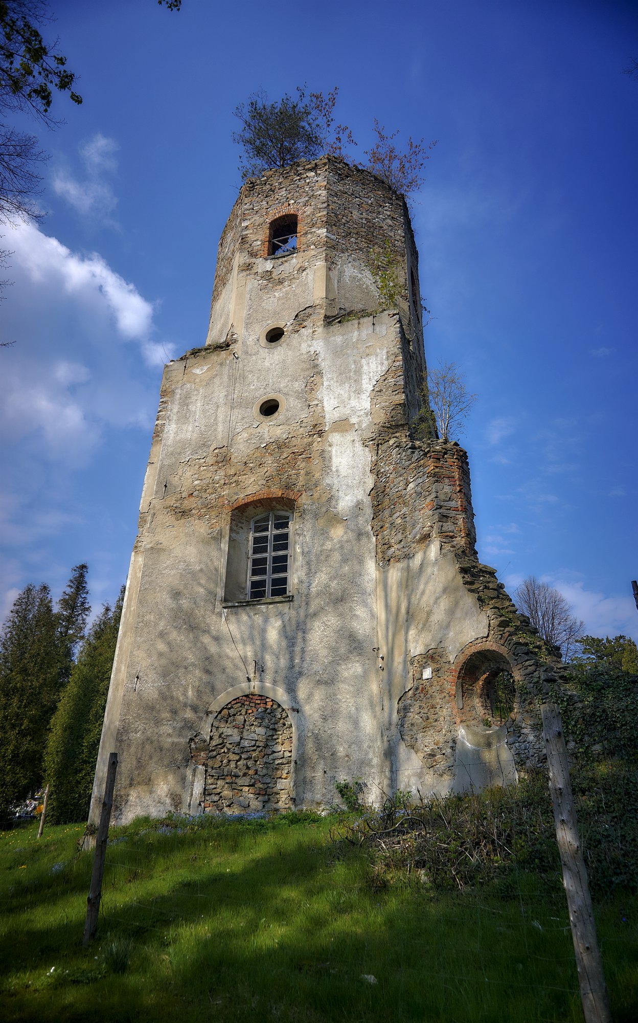 Pobiedna, ruiny kościoła ewangeliskiego