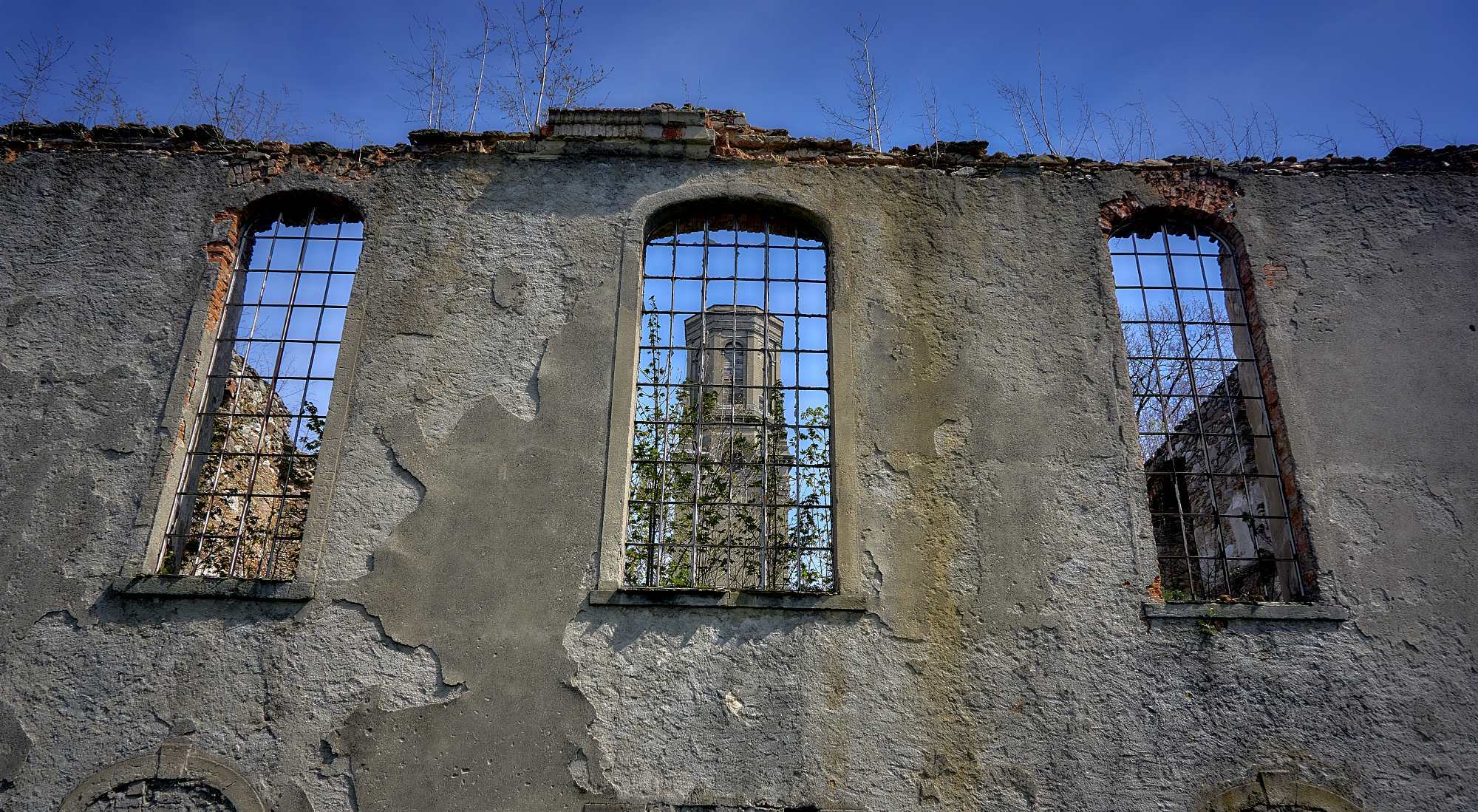 Ruiny kościoła ewangelickiego w Mirsku