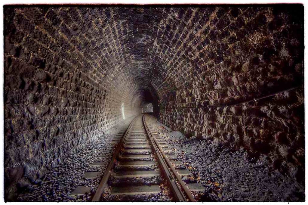 tunel kolejowy