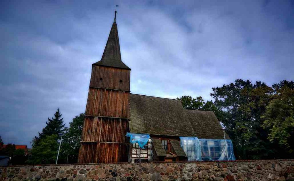 Zabytkowy kościół w Klepsku